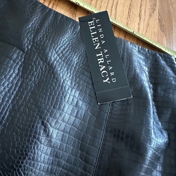 Linda Allard Ellen Tracy 100% Leather Pencil Skirt Size 8 NWT - Picture 3 of 11